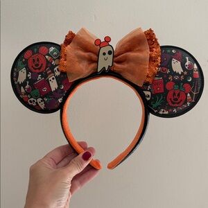 Disney Halloween - Ghost and Mickey Pumpkin ears. *Retired!*